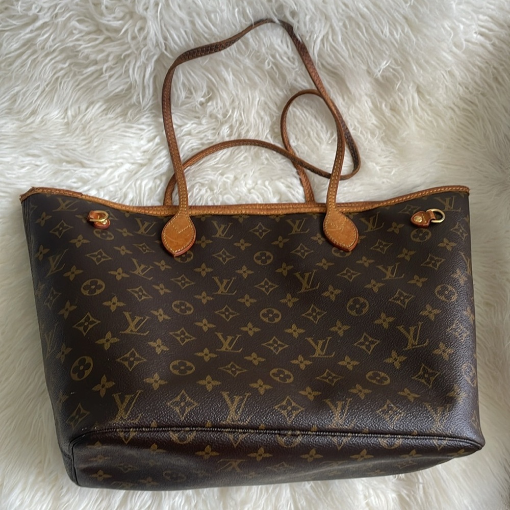 Louis Vuitton MM Neverfull - Picture 3 of 17